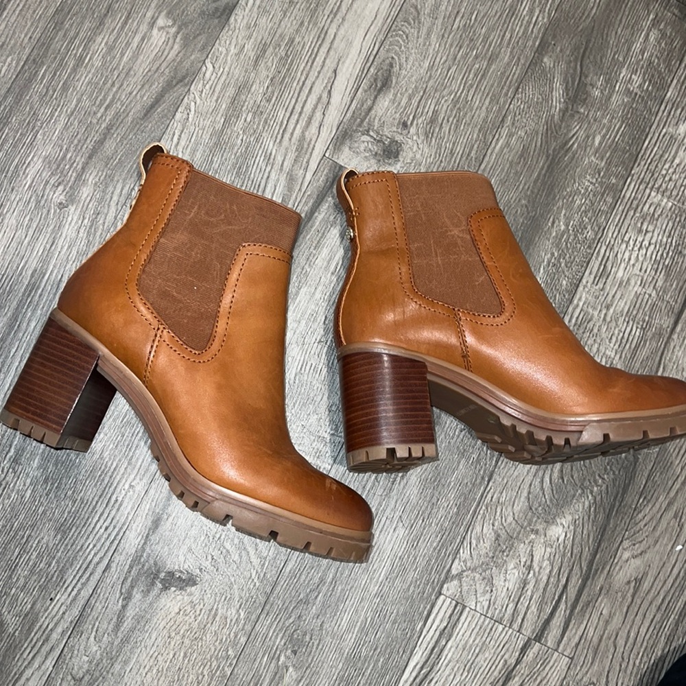 🎉🍂VINCE CAMUTO BOOTS final price